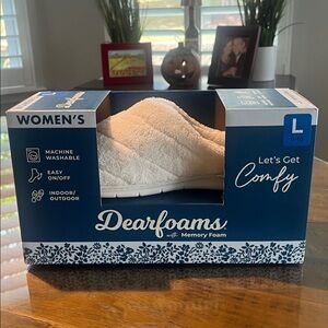 Dearfoams Women's Cream Quilted Slippers